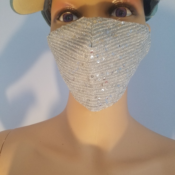 Lightweight Breathable adjustable strap face mask - Picture 2 of 6